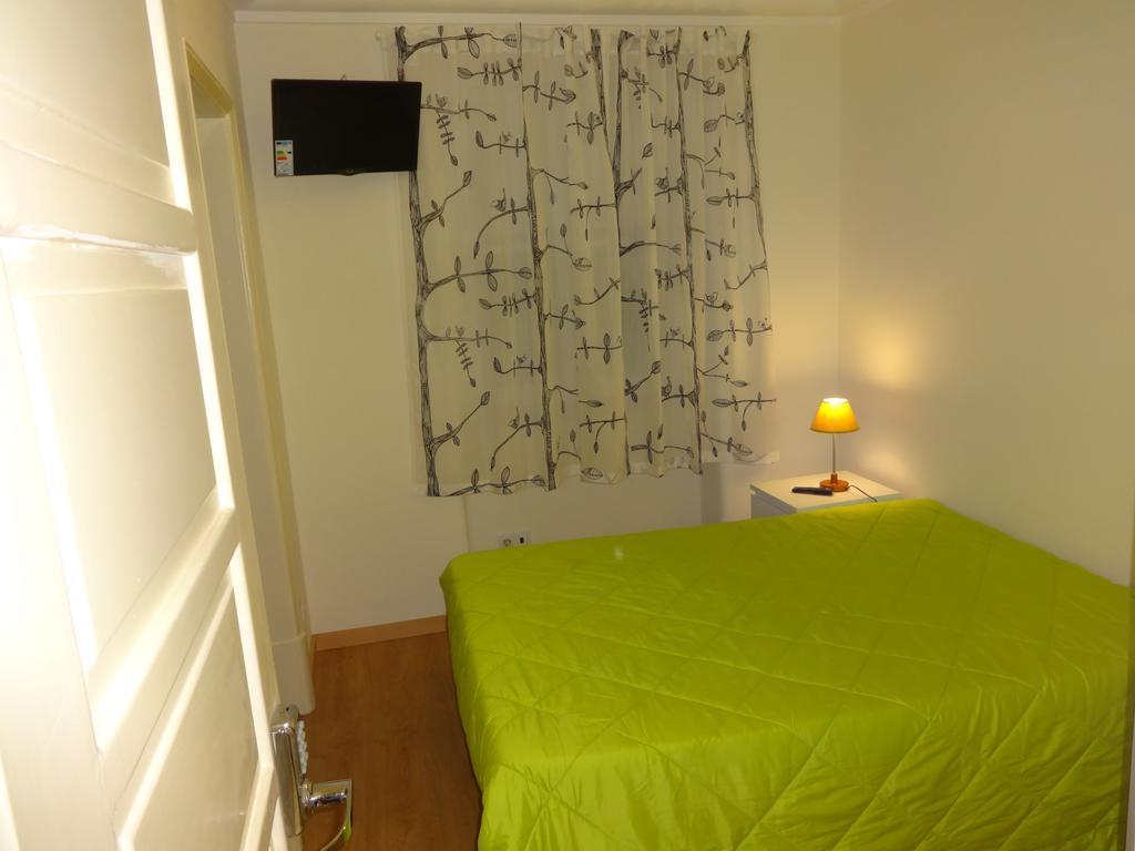 Deluxe Double Room Shower
