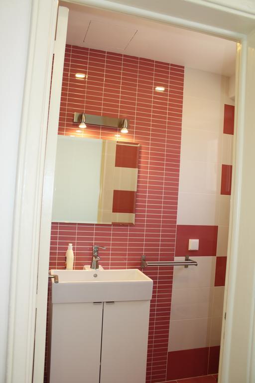 Deluxe Double Room Shower