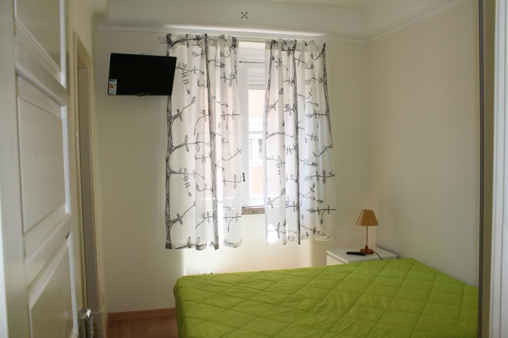 Deluxe Double Room Shower